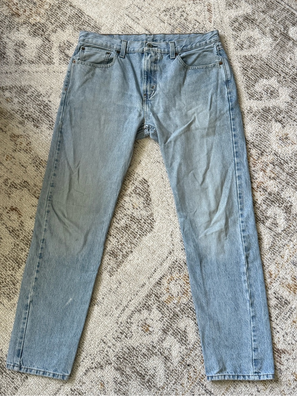 Light 502 Levi Men’s Straight relaxed Jeans